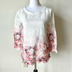DAMEE, INC. Floral Lace Scalloped Hem Blouse With Tie Dye Colors—SZ. Small
